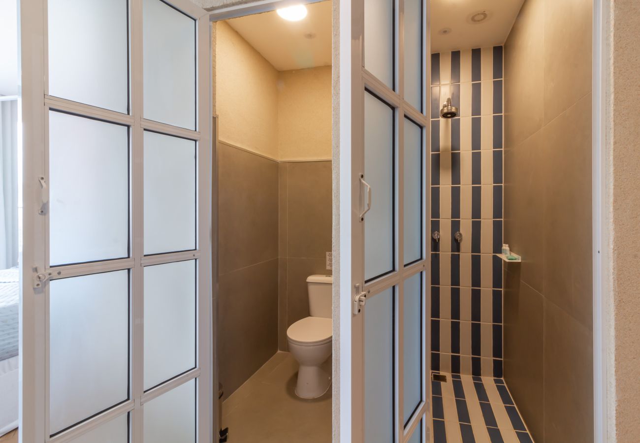 Apartamento em Rio de Janeiro - Vista para o Mar e Varanda com Banheira  | Q21