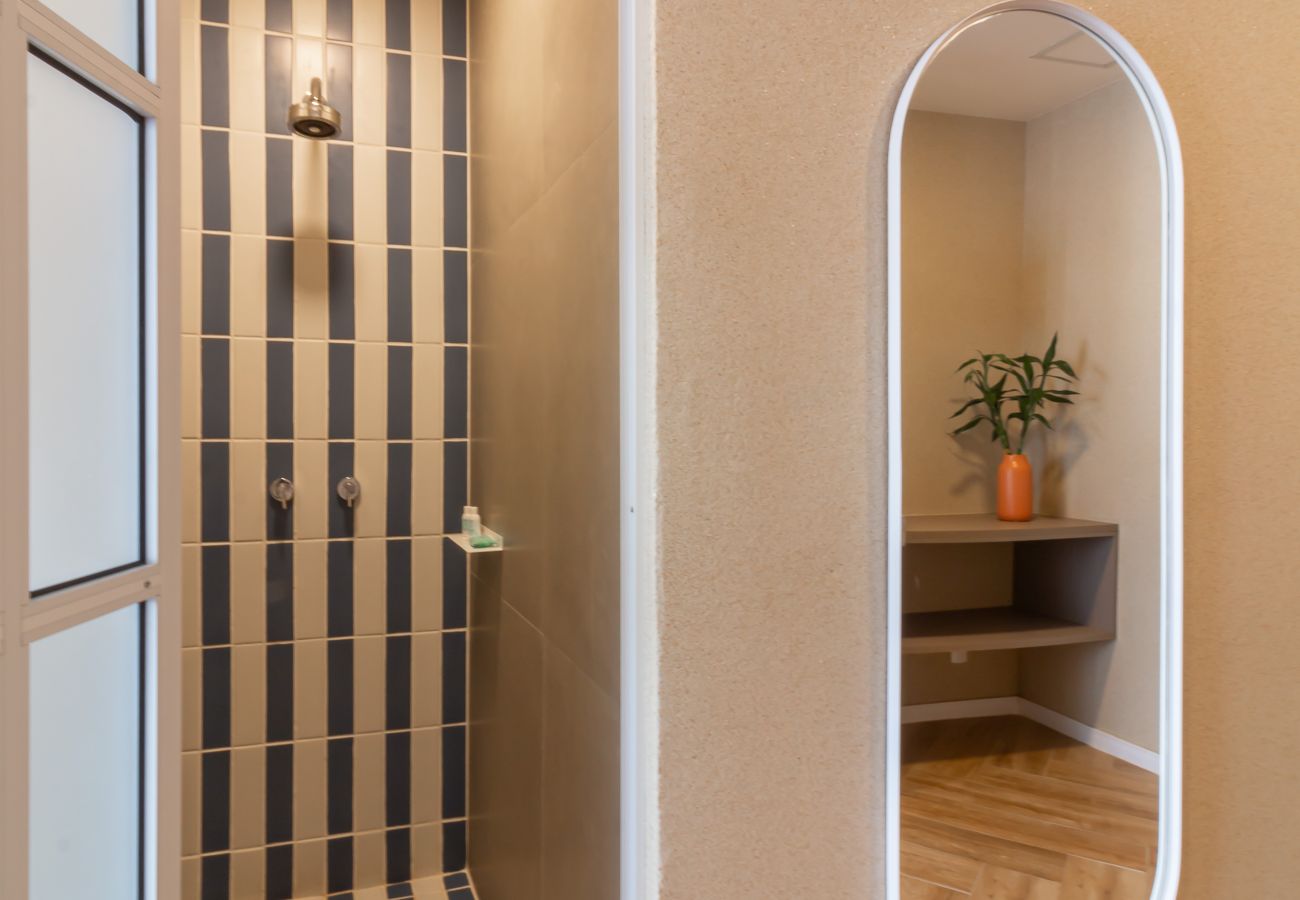 Apartamento em Rio de Janeiro - Vista para o Mar e Varanda com Banheira  | Q21