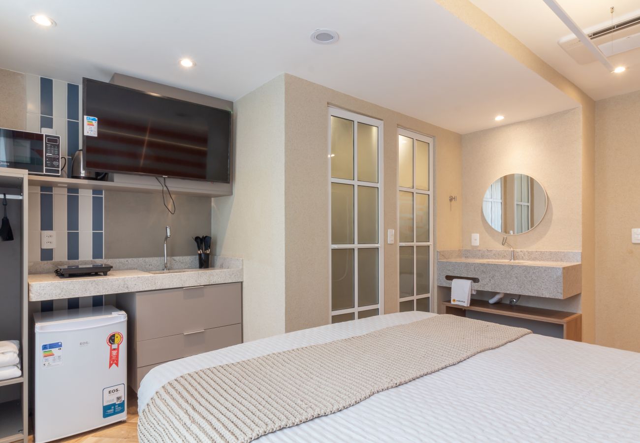 Apartamento em Rio de Janeiro - Ref&uacute;gio a Poucos Passos de Praia de Copacabana | Q8