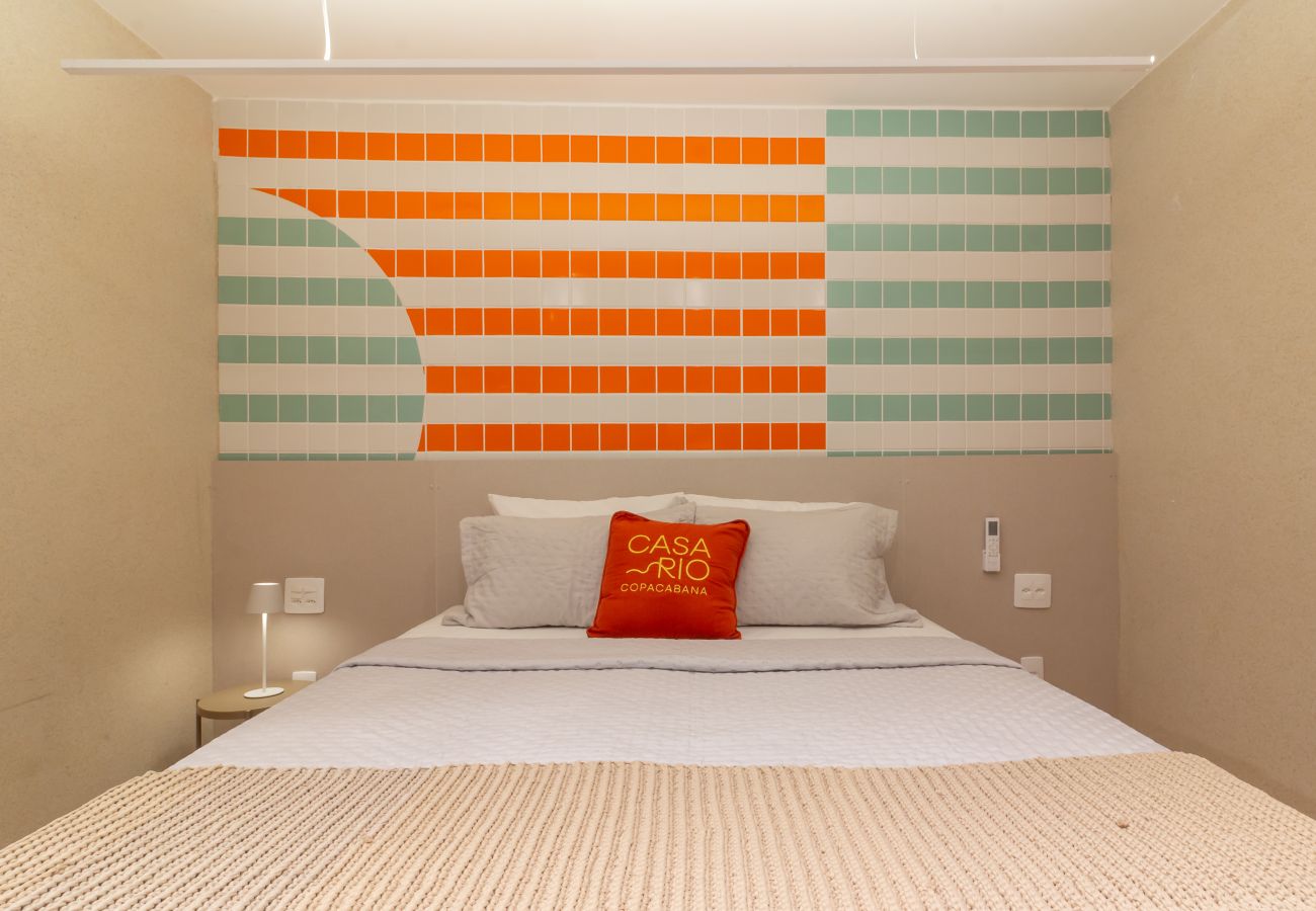 Apartamento em Rio de Janeiro - Acolhedor a Poucos Passos de Praia de Copacabana | Q13 e 16