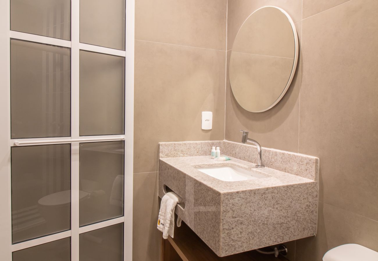 Apartment in Rio de Janeiro - Cosy a few steps from Copacabana Beach | Q14