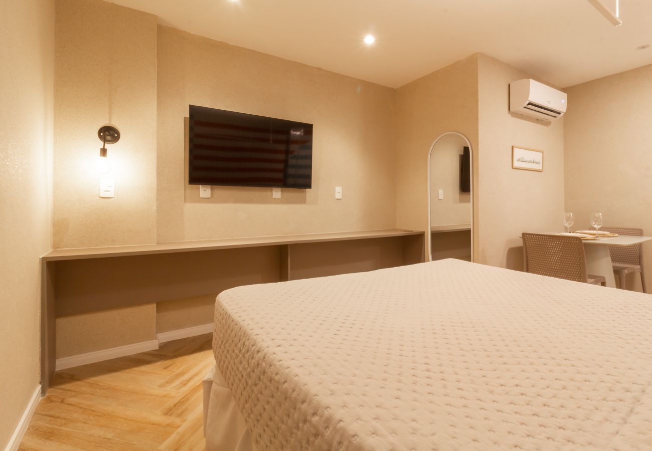 Apartment in Rio de Janeiro - Cosy a few steps from Copacabana Beach | Q24