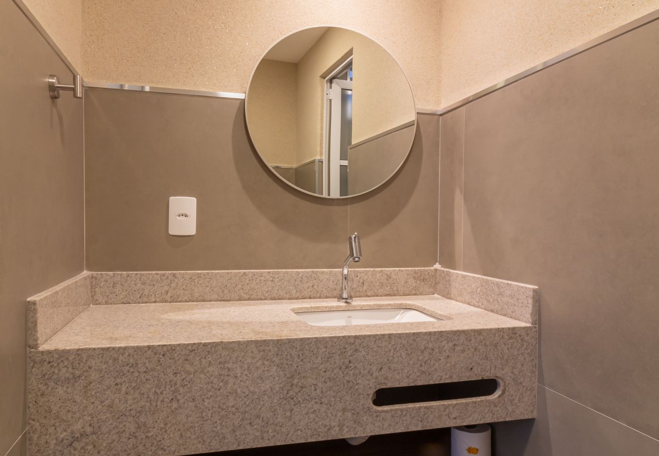 Apartment in Rio de Janeiro - Sea View and Balcony with Bathtub | Q12