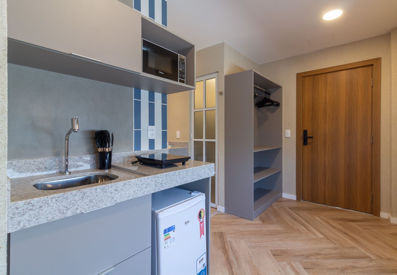 Appartement à Rio de Janeiro - Acolhedor a Poucos Passos de Praia de Copacabana | Q13 e 16