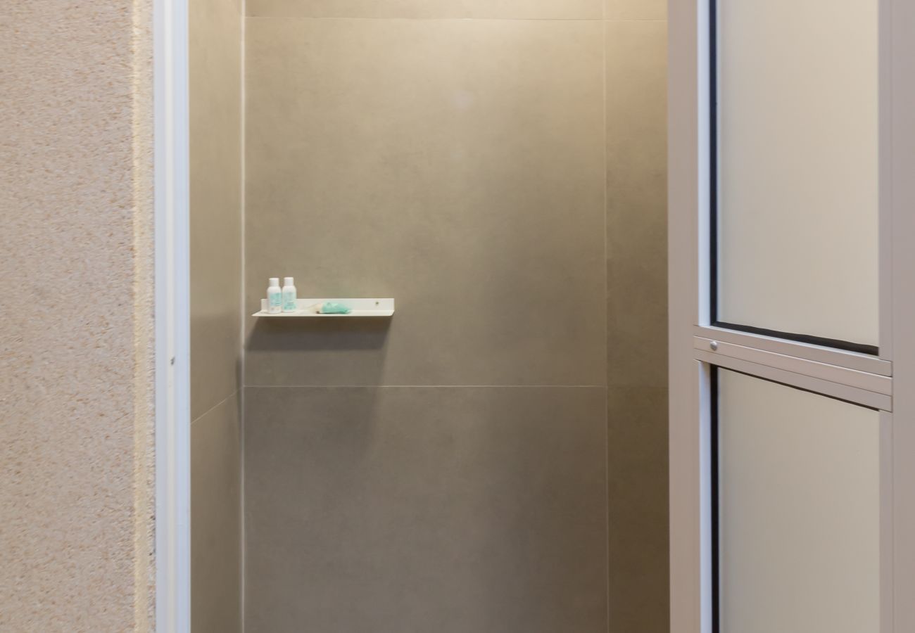 Appartement à Rio de Janeiro - Acolhedor a Poucos Passos de Praia de Copacabana | Q13 e 16