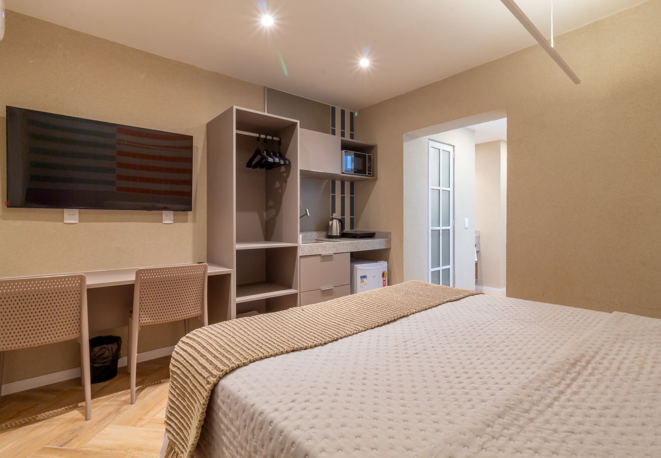 Appartement à Rio de Janeiro - Acolhedor a Poucos Passos de Praia de Copacabana | Q13 e 16