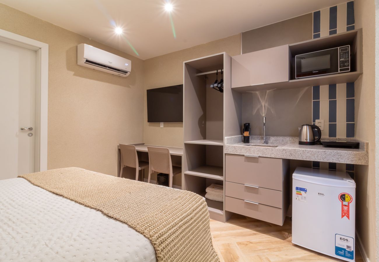 Appartement à Rio de Janeiro - Acolhedor a Poucos Passos de Praia de Copacabana | Q13 e 16