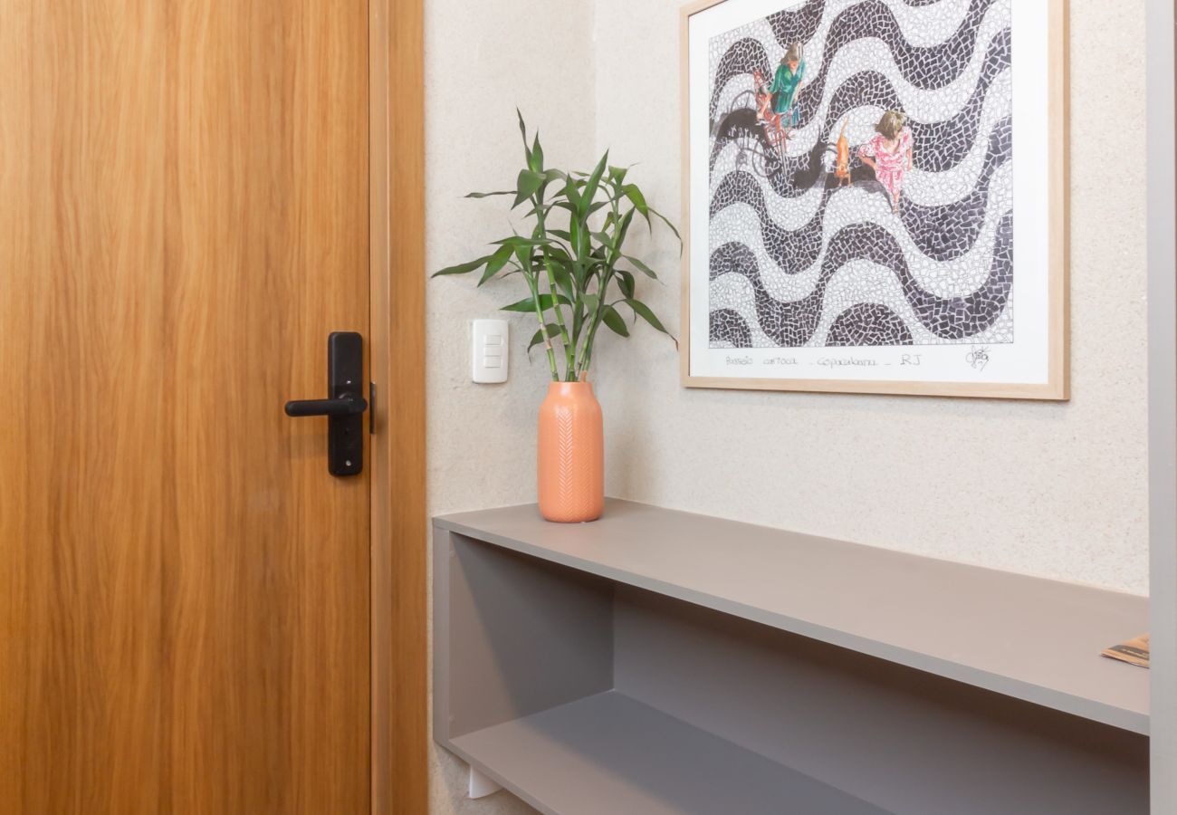 Appartement à Rio de Janeiro - Acolhedor a Poucos Passos de Praia de Copacabana | Q24